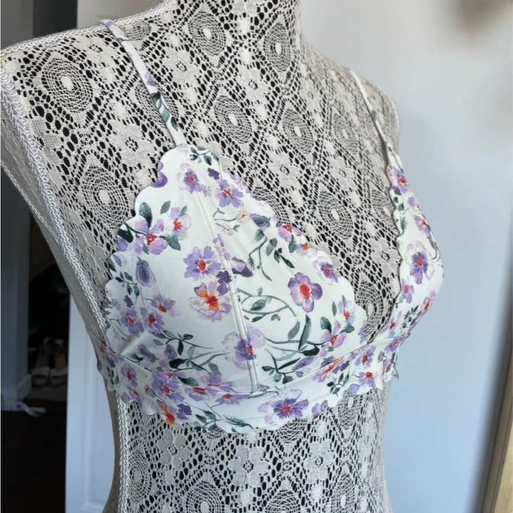 New Floral Bikini Top. Medium.